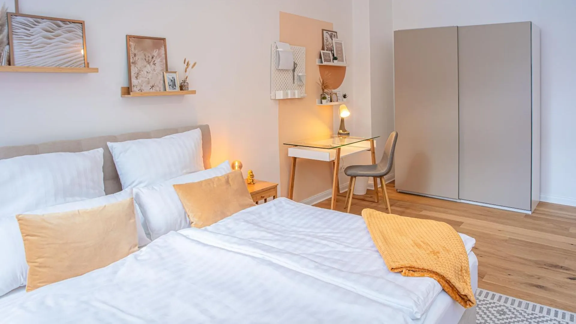 Hochwertiges Zimmer In Authentischer Umgebung Berlins Homestay Berlin
