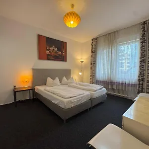 M M Vintage Family, Handwerker Und Monteure Berlin